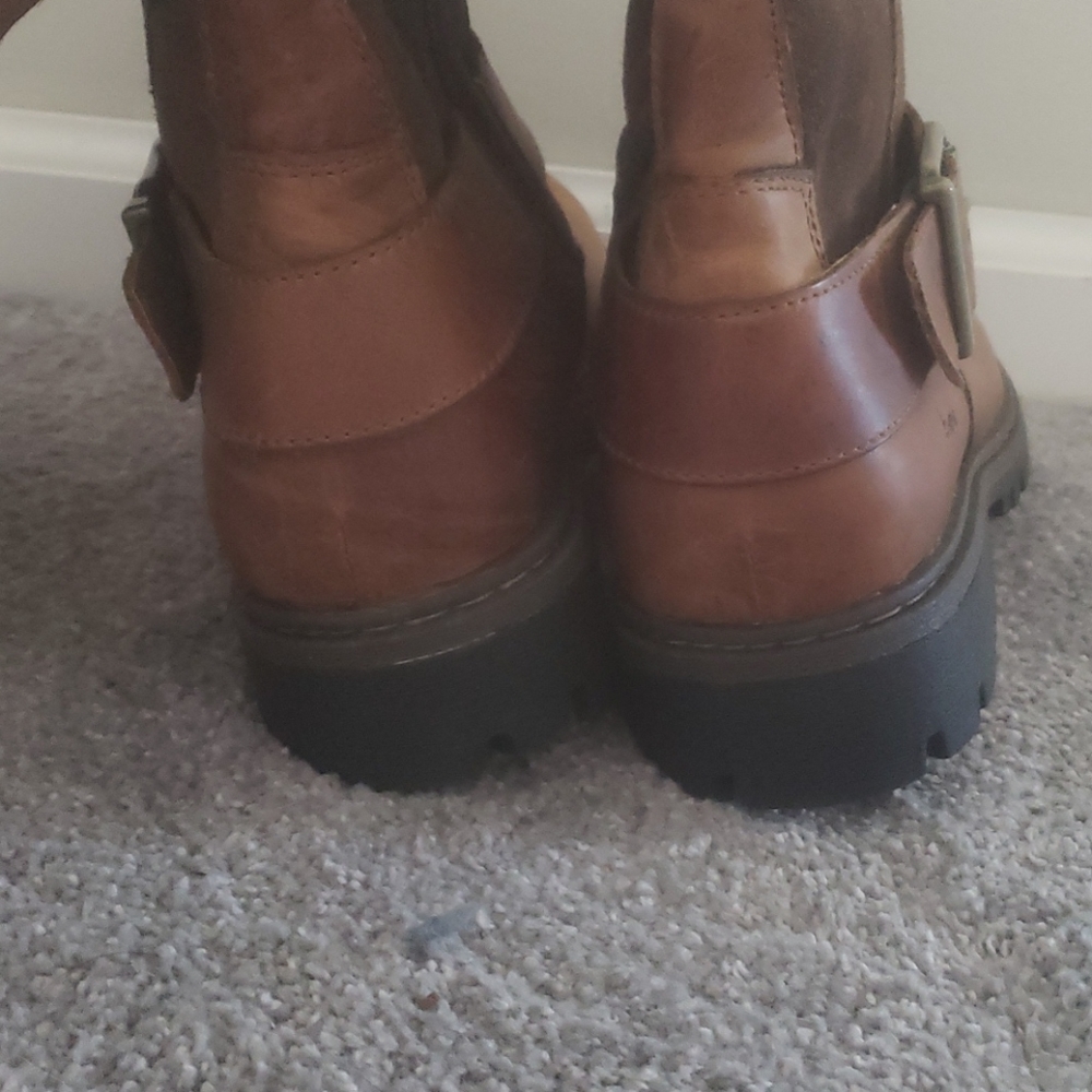 Boots - Picture 4 of 4